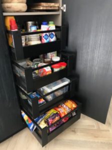trapkast organiseren voorraadkast organiseren opruimcoach Elst Opruimcoach Overbetuwe